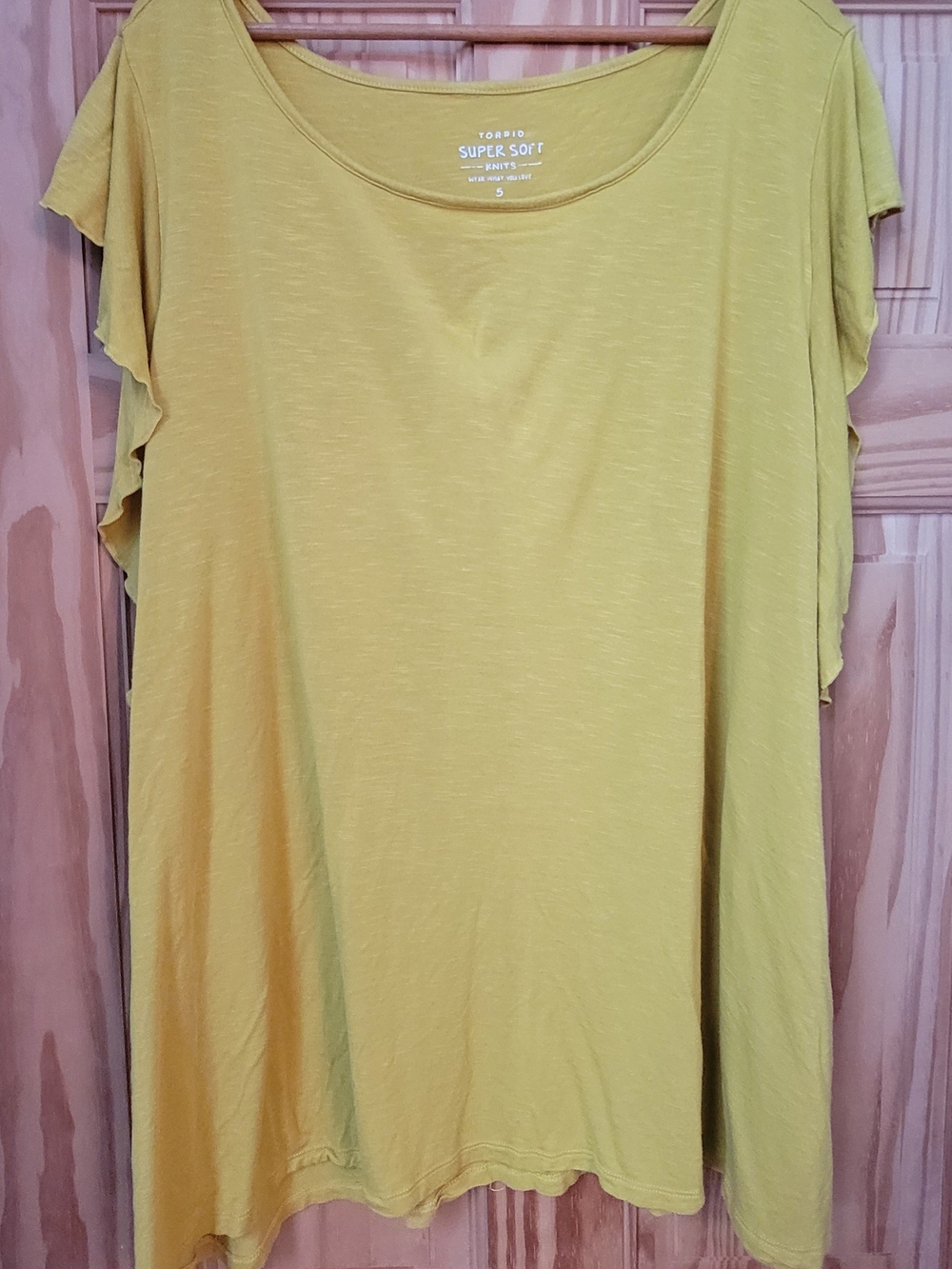 torrid Yellow Scoop Neck Short Sleeve Top - Size 5